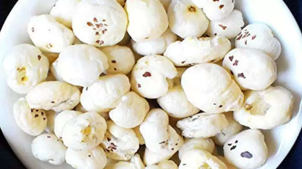 शरीर की कमजोरी दूर करने के लिए मखाने का सेवन करें