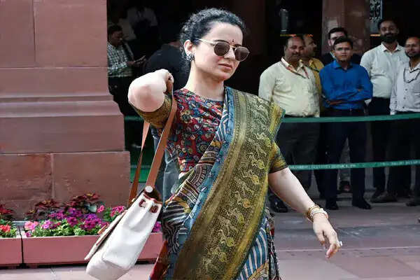 सारा अली खान को केदारनाथ में प्रवेश के लिए हलफनामा देना होगा