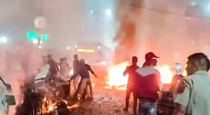 दिल्ली में लाल किले के पास कार में धमाका, 8 की मौत