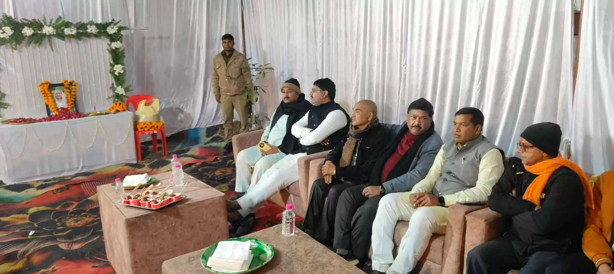 नौतनवा विधायक ने ब्रह्मभोज में श्रद्धांजलि अर्पित की