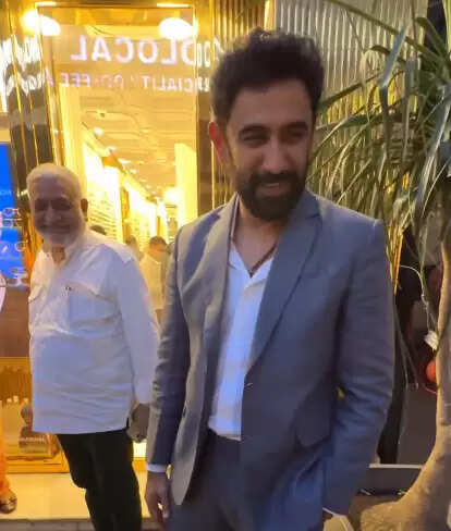 अमित साध की पहचान न होने पर सोशल मीडिया पर बवाल