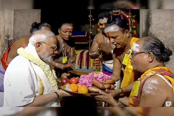 प्रधानमंत्री मोदी ने गंगईकोंडा चोलपुरम में आदि तिरुवथिराई उत्सव में भाग लिया