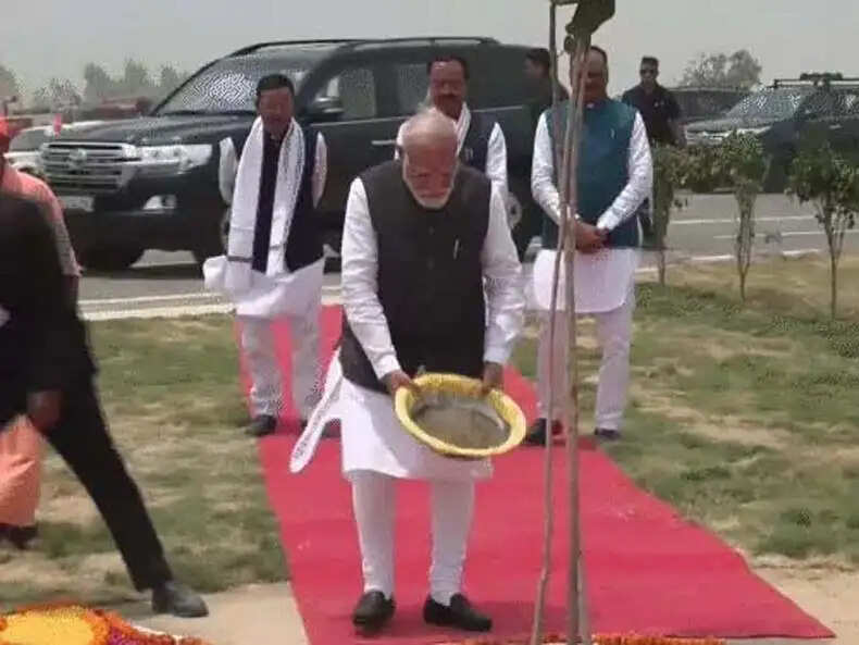 गंगा एक्सप्रेसवे का उद्घाटन: मेरठ से प्रयागराज की यात्रा अब केवल 6 घंटे में