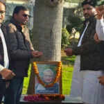 नरवाना में सुशासन दिवस पर अटल बिहारी वाजपेई को श्रद्धांजलि