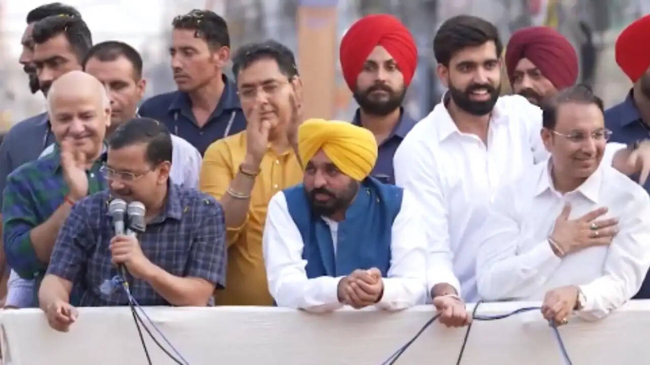 अरविंद केजरीवाल ने बठिंडा में रोड शो के दौरान भगवंत मान की जीत का किया दावा