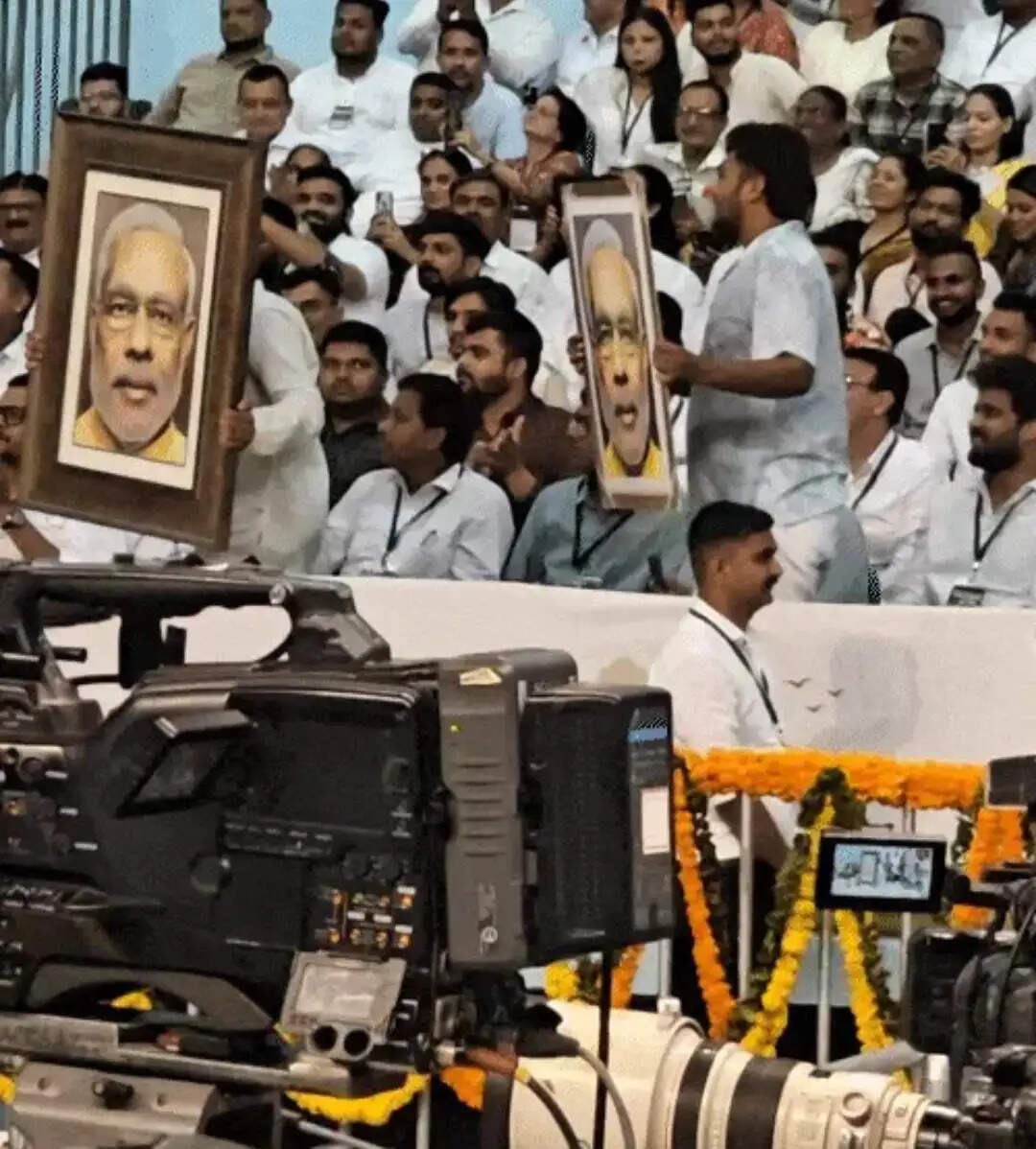 एक साल की मेहनत, दो साल का इंतजार, पीएम मोदी ने स्वीकार किया छात्र का बनाया पोर्ट्रेट