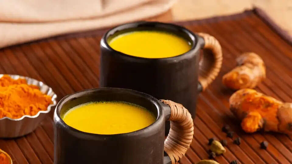 दूध और हल्दी: स्वास्थ्य के लिए अद्भुत लाभ