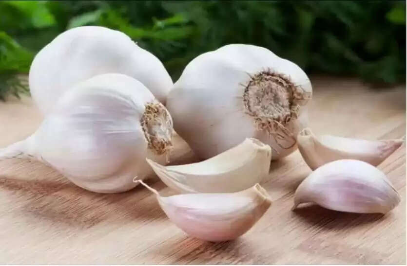 लहसुन के अद्भुत लाभ: जानें कैसे यह आपके स्वास्थ्य के लिए फायदेमंद है