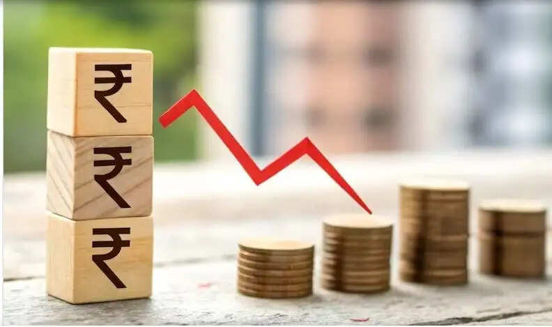 भारतीय रुपया गिरकर 94.93 प्रति डॉलर पर पहुंचा, आर्थिक चिंताएं बढ़ीं