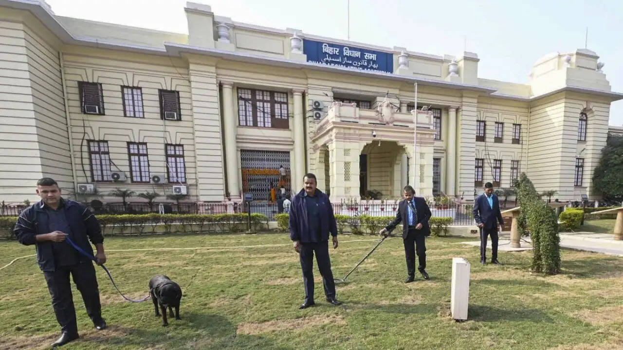 बिहार और दिल्ली विधानसभा को बम से उड़ाने की धमकी, सुरक्षा एजेंसियां अलर्ट