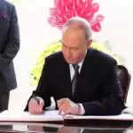 पुतिन ने राजघाट पर महात्मा गांधी को श्रद्धांजलि अर्पित की और भारत-रूस संबंधों पर लिखा विशेष नोट