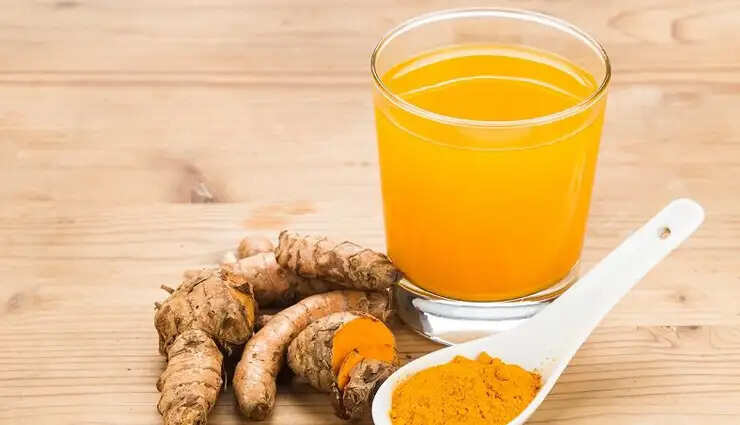हल्दी के पानी के सेवन के अद्भुत लाभ