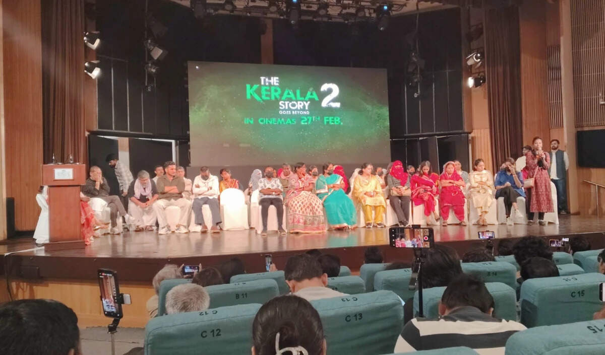 दिल्ली में 'द केरल स्टोरी 2 - गोज बियॉन्ड' का प्रेस कॉन्फ्रेंस, पीड़ितों की कहानियाँ साझा की गईं