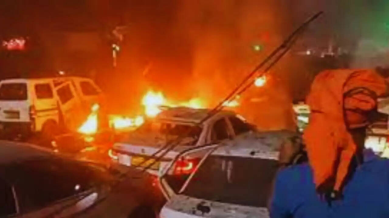 दिल्ली में बम धमाके की जांच: डॉक्टरों का आतंकवाद में शामिल होने का चौंकाने वाला खुलासा