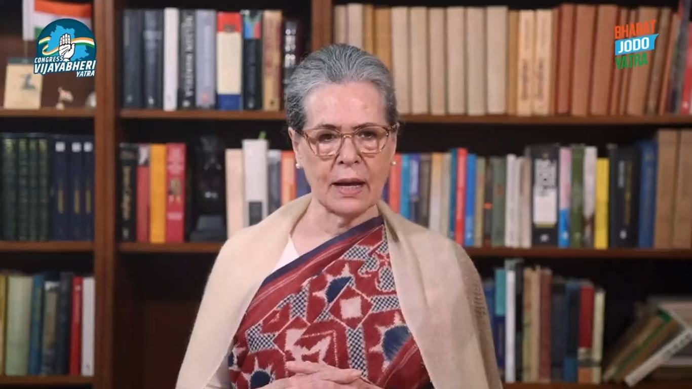 Sonia appeals to Telangana voters to vote for Congress