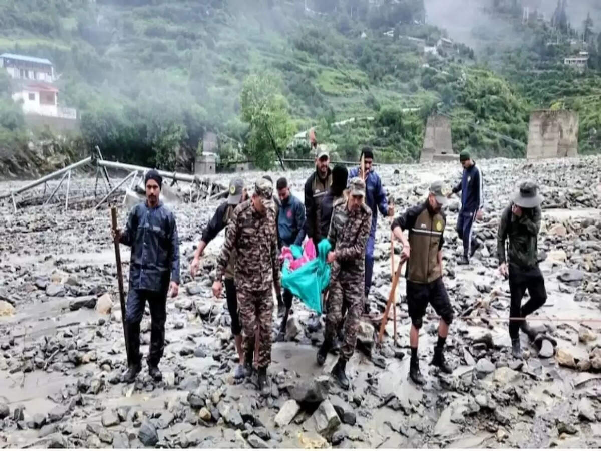 उत्तरकाशी में प्राकृतिक आपदा: धराली गांव में राहत कार्य जारी