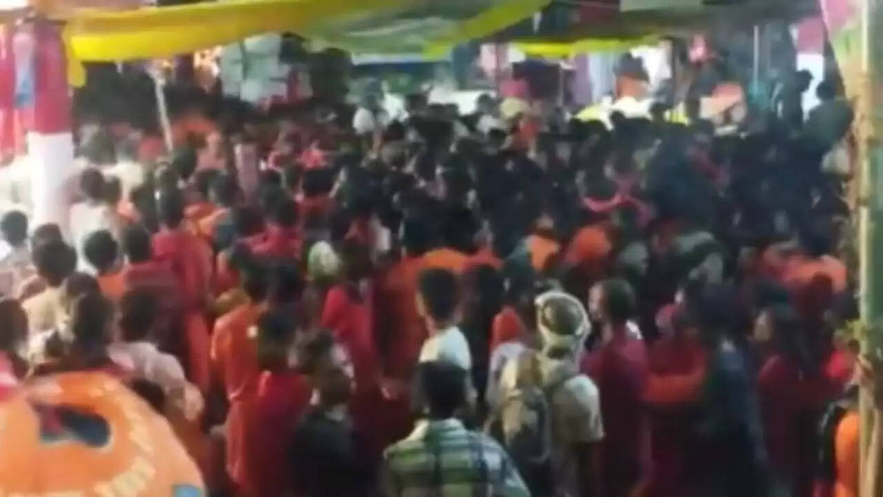 प्रतापगढ़ में श्रद्धालुओं पर लाठीचार्ज: विवादास्पद घटना ने बढ़ाई आक्रोश की लहर