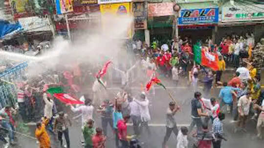 पश्चिम बंगाल में भाजपा और टीएमसी समर्थकों के बीच हिंसक संघर्ष