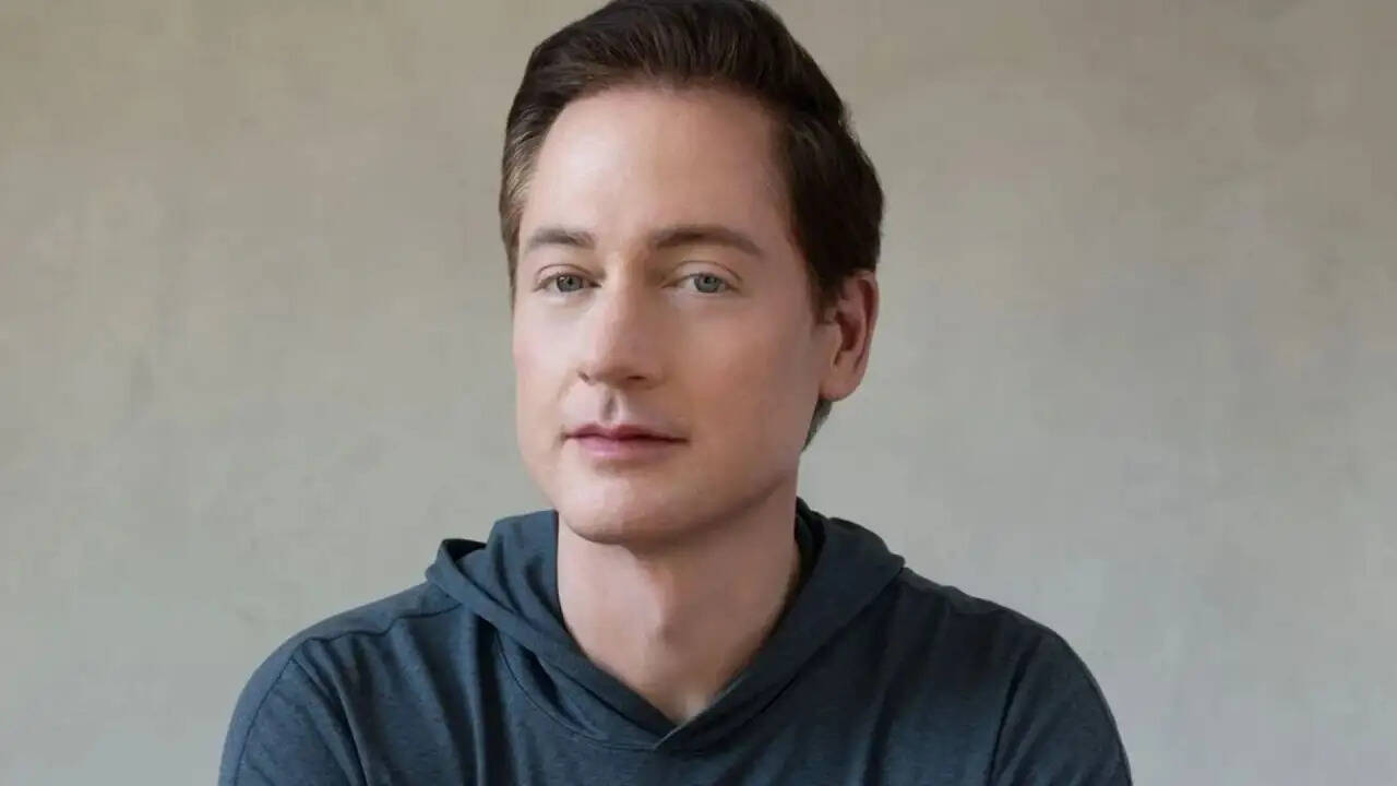 खाने के बाद टहलने की जगह स्क्वैट्स करें: ब्रायन जॉन्सन का नया दृष्टिकोण