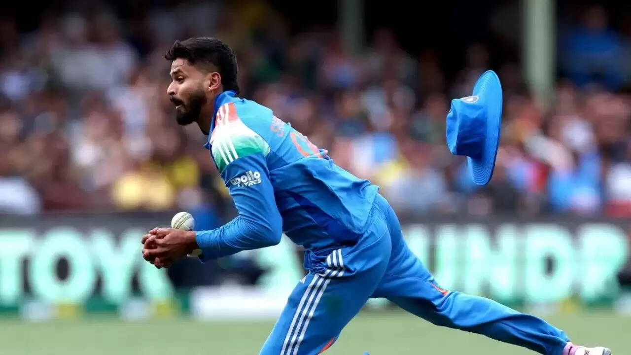 श्रेयस अय्यर ने फिर से शुरू की क्रिकेट ट्रेनिंग, दक्षिण अफ्रीका सीरीज से बाहर