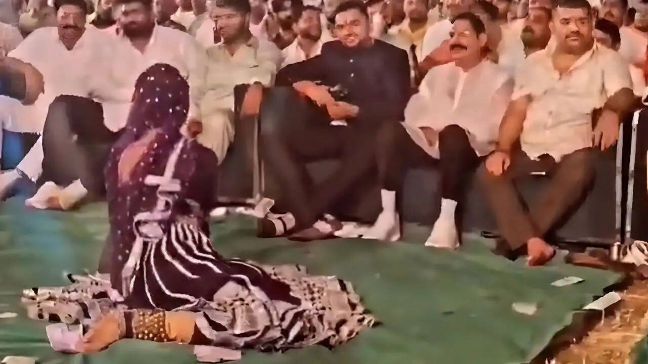 बिहार के विधायक अनंत सिंह का वायरल वीडियो: राजसी स्वागत और मुजरा महफिल