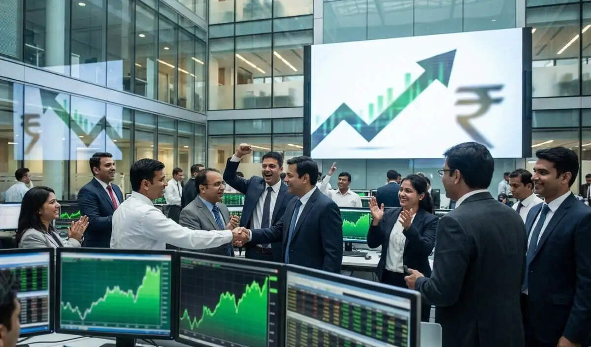 रुपये में मजबूती, डॉलर के मुकाबले 92.41 पर पहुंचा