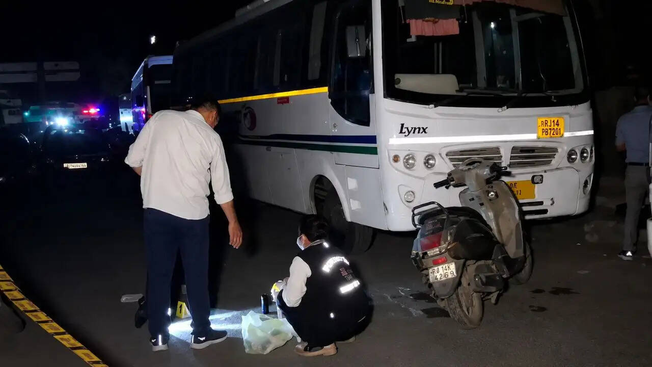 नई दिल्ली में युवक की गोली मारकर हत्या, पुलिस जांच में जुटी