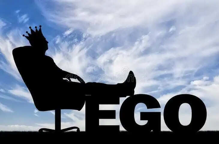 अहंकार: एक अदृश्य दुश्मन जो जीवन को नष्ट कर सकता है