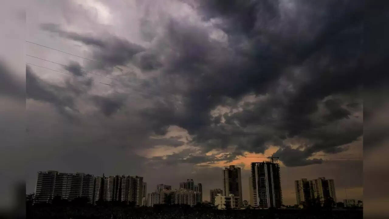 दिल्ली में मानसून की दस्तक, गर्मी से मिलेगी राहत