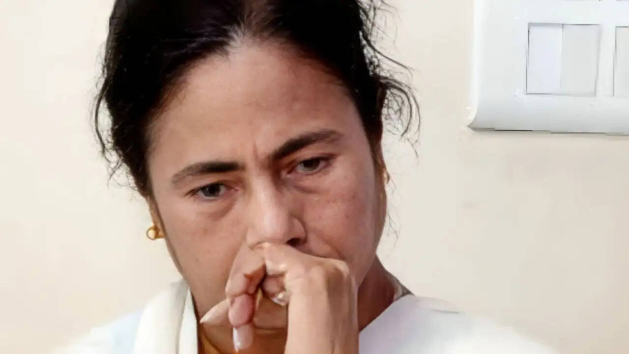 पश्चिम बंगाल में ममता बनर्जी का राजनीतिक संकट: इस्तीफे की समयसीमा