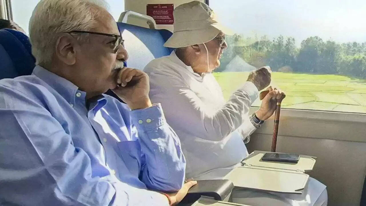 फारूक अब्दुल्ला की माता वैष्णो देवी यात्रा: वंदे भारत ट्रेन से जुड़ा कश्मीर का सपना
