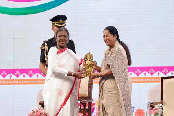 दिल्ली में महिला सशक्तिकरण के लिए नई योजनाओं का शुभारंभ