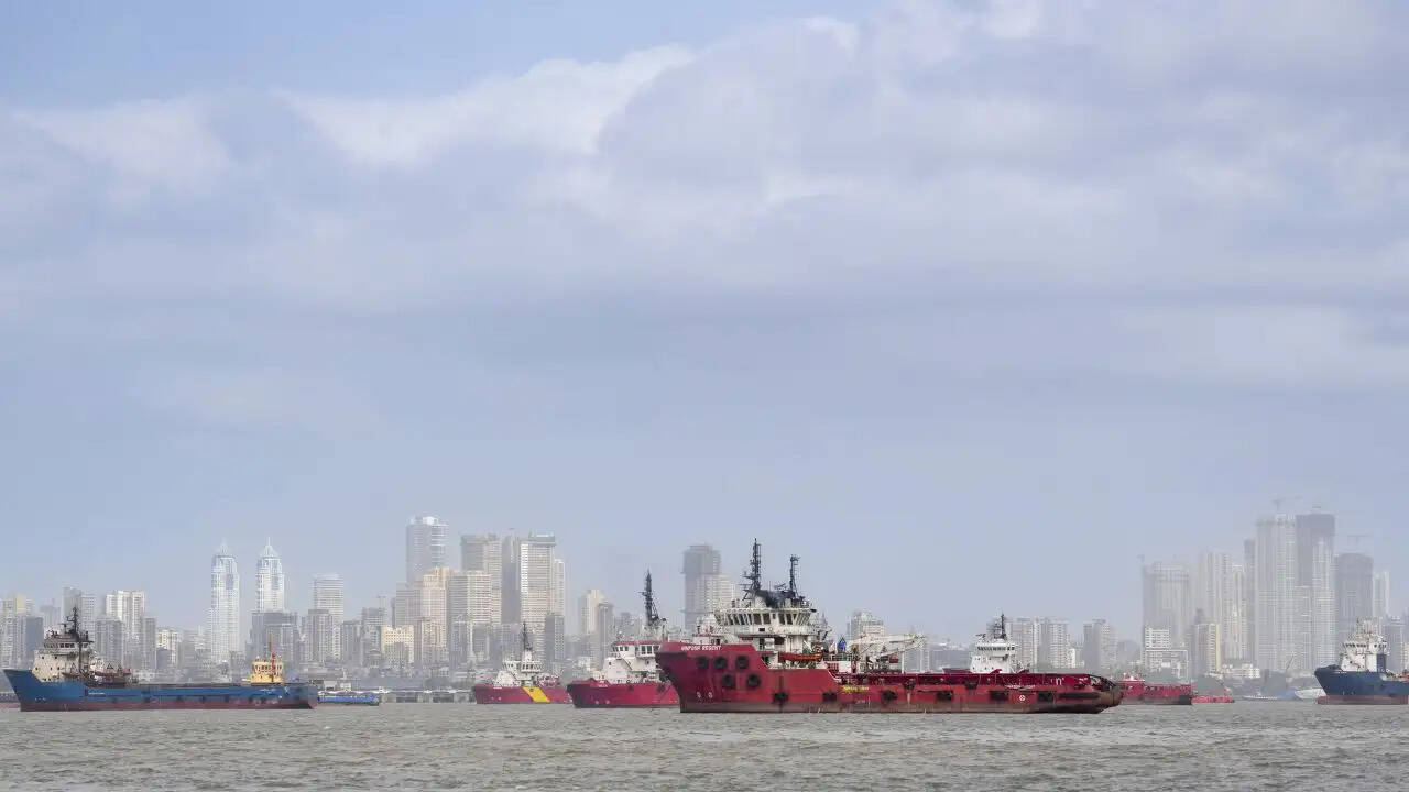 भारत के लिए ईरानी तेल की खरीद में बाधा, टैंकर ने बदला रास्ता