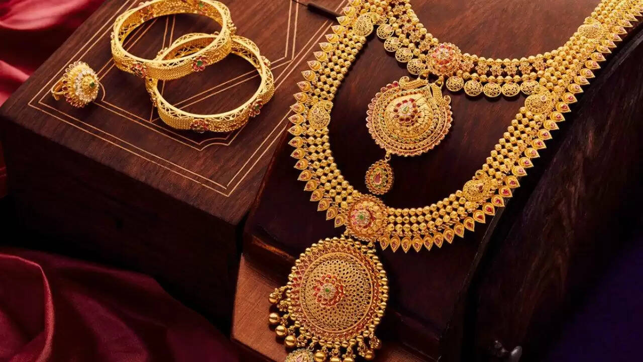 भारत में सोने और चांदी की कीमतों में हल्का उतार-चढ़ाव