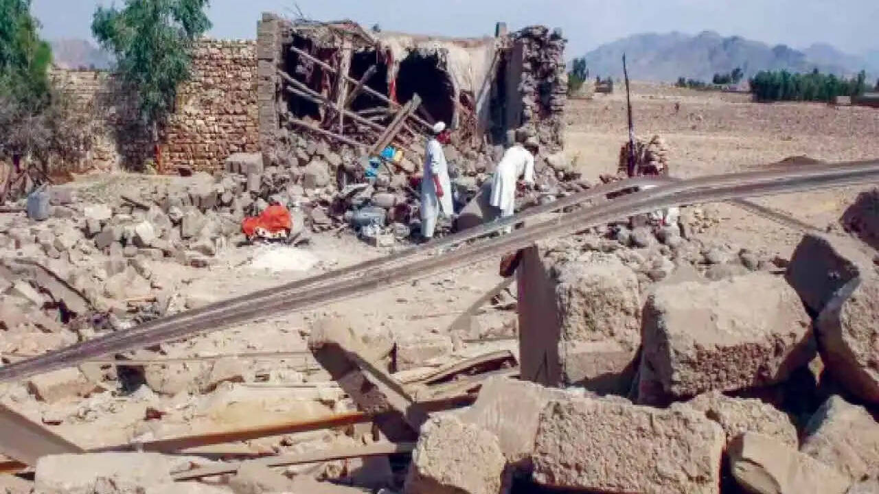 पाकिस्तान और अफगानिस्तान के बीच बढ़ता तनाव: क्या खुला युद्ध शुरू हो गया है?