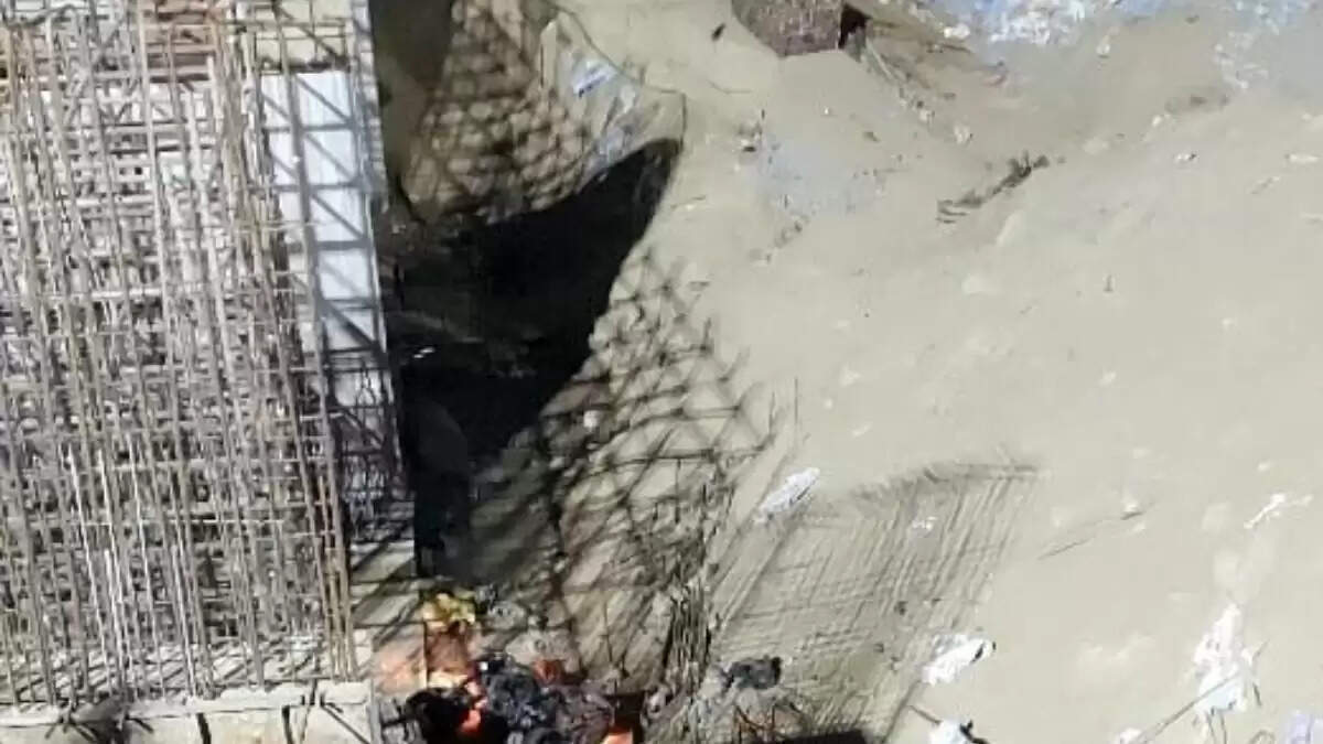 ग्रेटर नोएडा में तेज रफ्तार बाइक हादसे में युवती की मौत