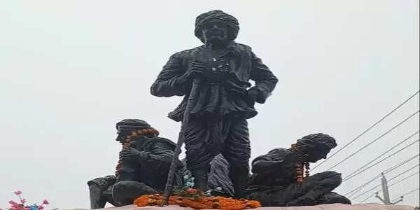 लोक नाटककार भिखारी ठाकुर की जयंती: भोजपुरी लोकसंस्कृति के अमर हस्ताक्षर