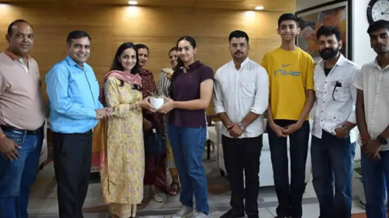 चंडीगढ़ के छात्रों ने अंतरराष्ट्रीय युवा शिविर में भागीदारी का अवसर पाया