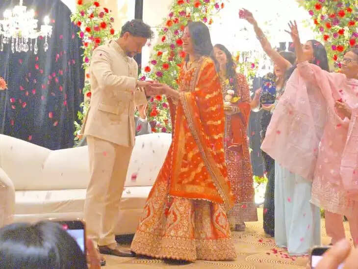 कुलदीप यादव ने बचपन की दोस्त वंशिका के साथ लखनऊ में की सगाई