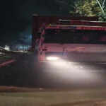 डेराबस्सी में बेकाबू ट्रक का पेड़ से टकराना, बड़ा हादसा टला