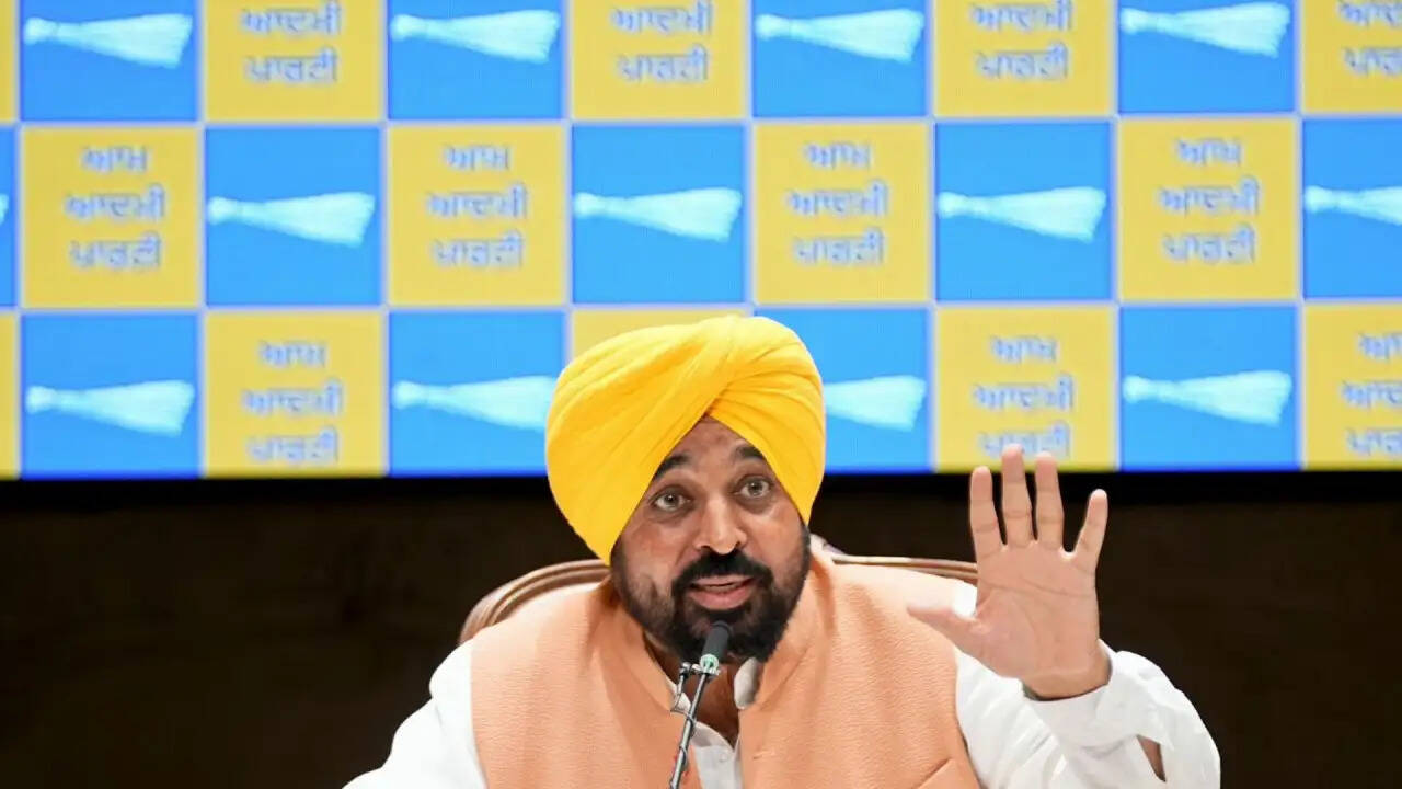 राघव चड्ढा और 7 सांसदों का बीजेपी में शामिल होना: पंजाब के सीएम की प्रतिक्रिया