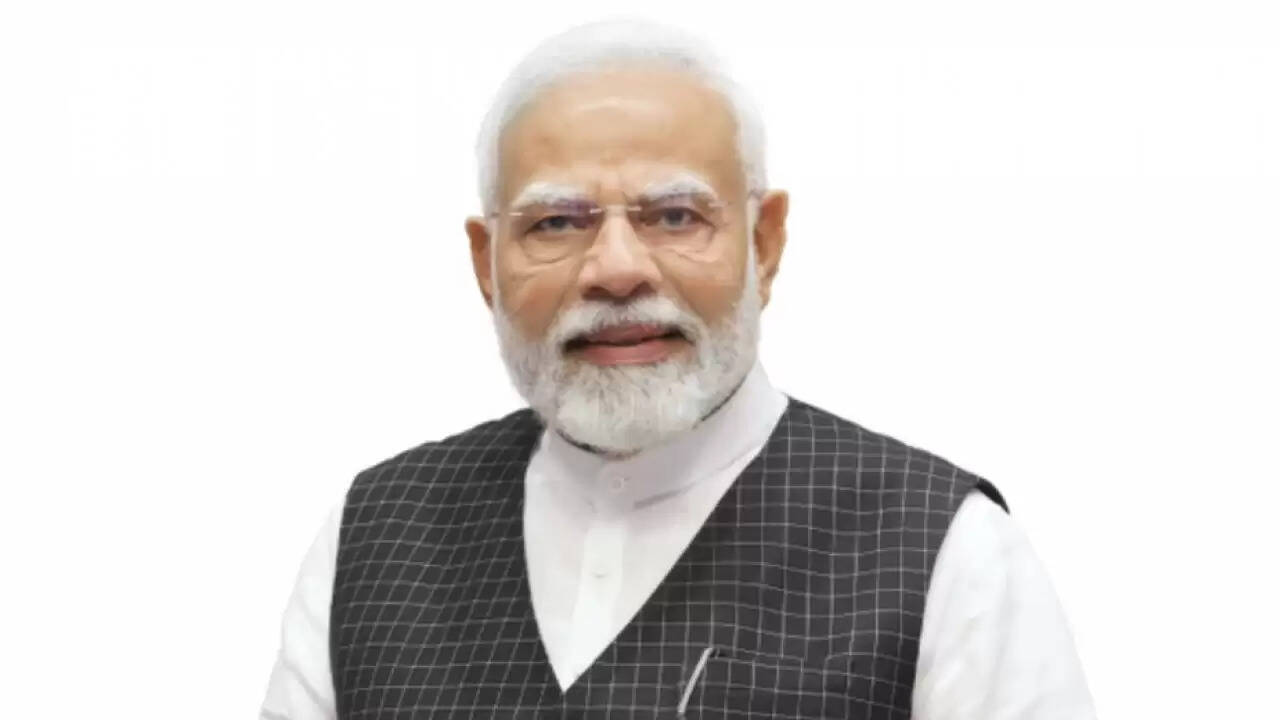 प्रधानमंत्री मोदी द्वारा युवा सशक्तिकरण के लिए नई योजनाओं का शुभारंभ