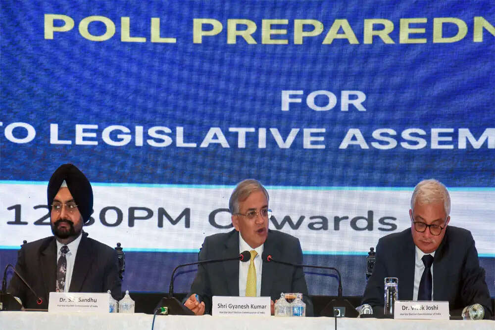 चुनाव आयोग ने चार राज्यों और एक केंद्र शासित प्रदेश में मतदान की तारीखों की घोषणा की