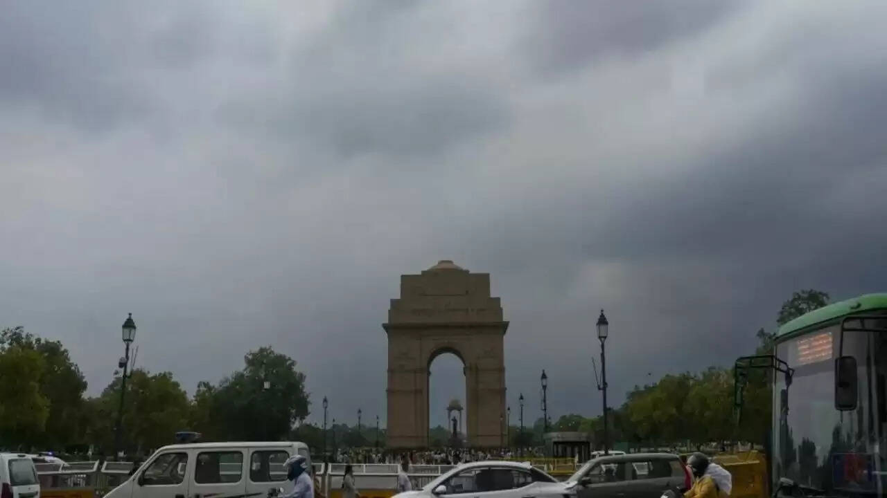 दिल्ली में क्लाउड सीडिंग प्रोजेक्ट की तारीखें बदली गईं