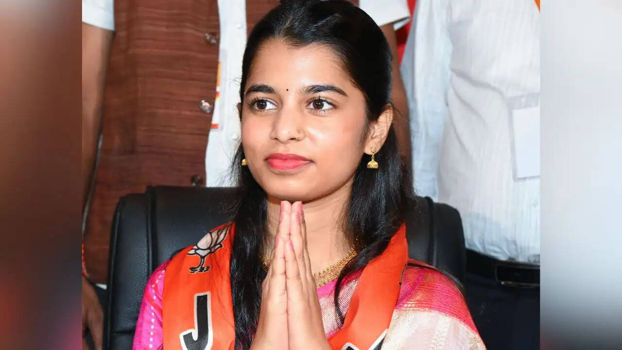 पश्चिम बंगाल विधानसभा चुनाव: टीएमसी का घोषणापत्र और विपक्ष की प्रतिक्रिया