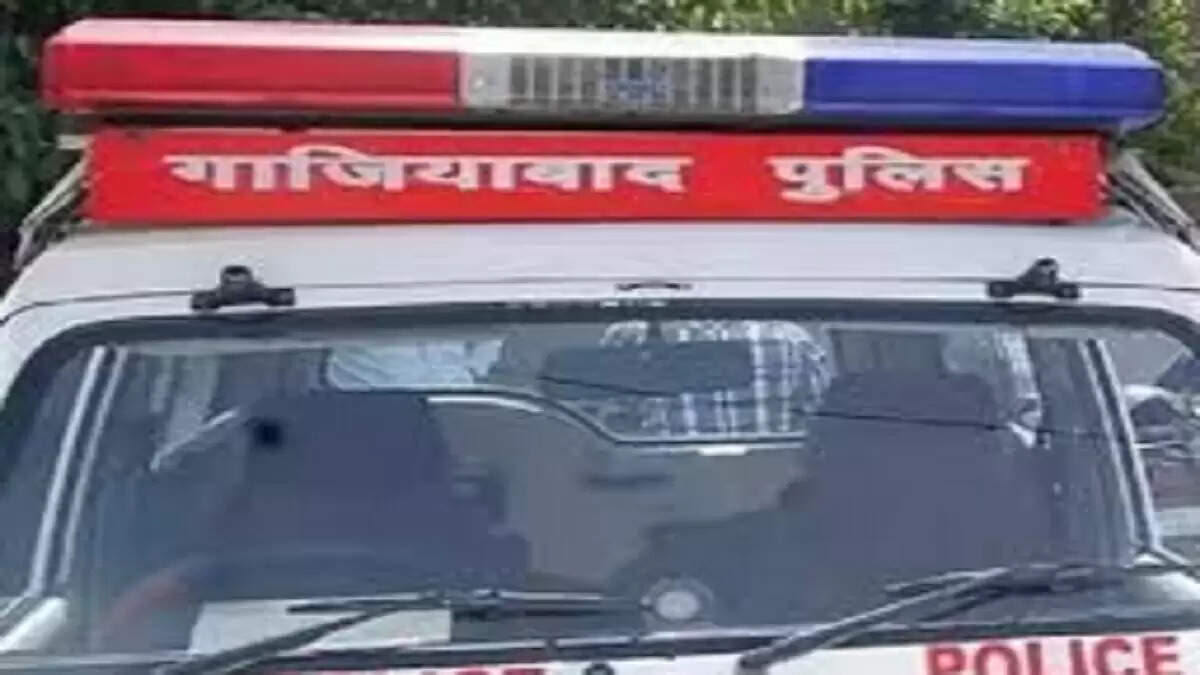 गाजियाबाद में ट्रैफिक नियमों का उल्लंघन: 2060 चालान जारी