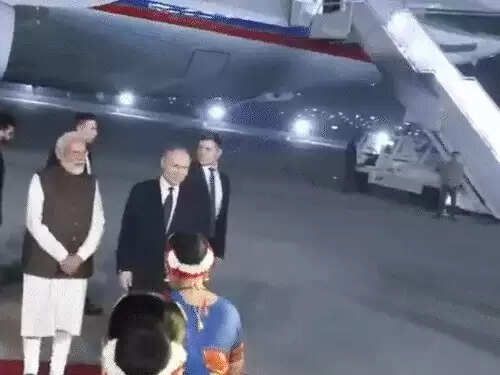 रूस के राष्ट्रपति पुतिन का भारत दौरा: पीएम मोदी ने किया भव्य स्वागत
