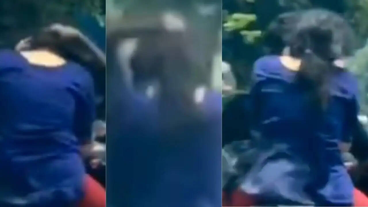 ओडिशा में प्रेमी ने चलती बाइक पर गर्लफ्रेंड को पीटा, वीडियो वायरल