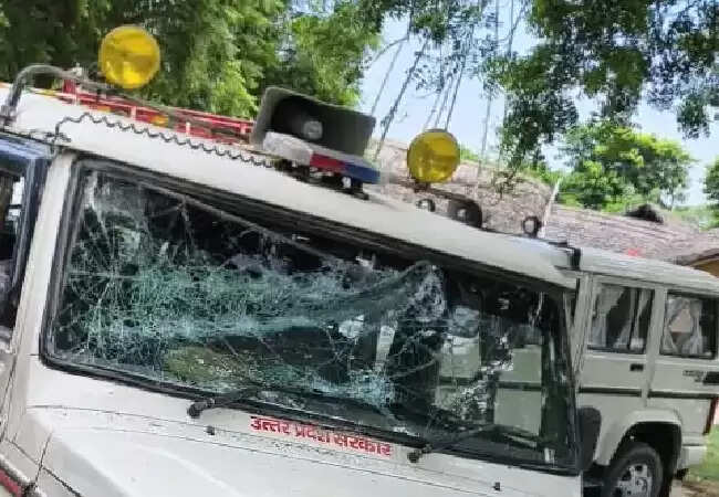 बहराइच में भेड़िये के हमले से ग्रामीणों में आक्रोश, वन विभाग की टीम पर हमला
