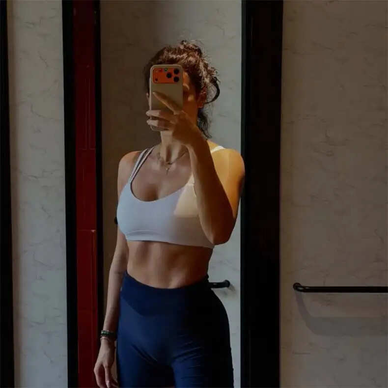 नताशा स्टेनकोविक की जिंदगी: संघर्ष से सफलता तक का सफर